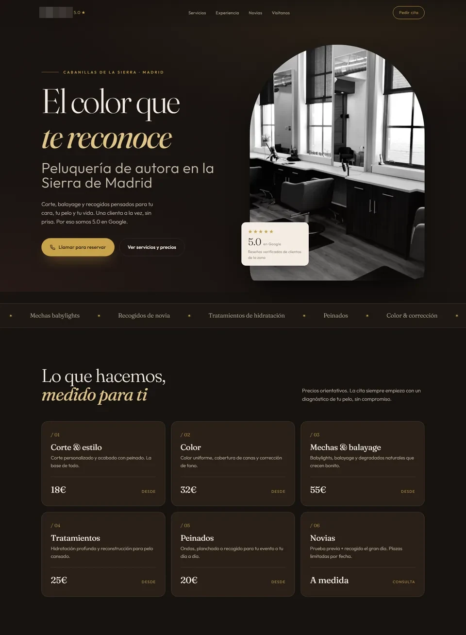 Web de peluquería de autora: portada con arco, carta de servicios y precios en espresso y oro