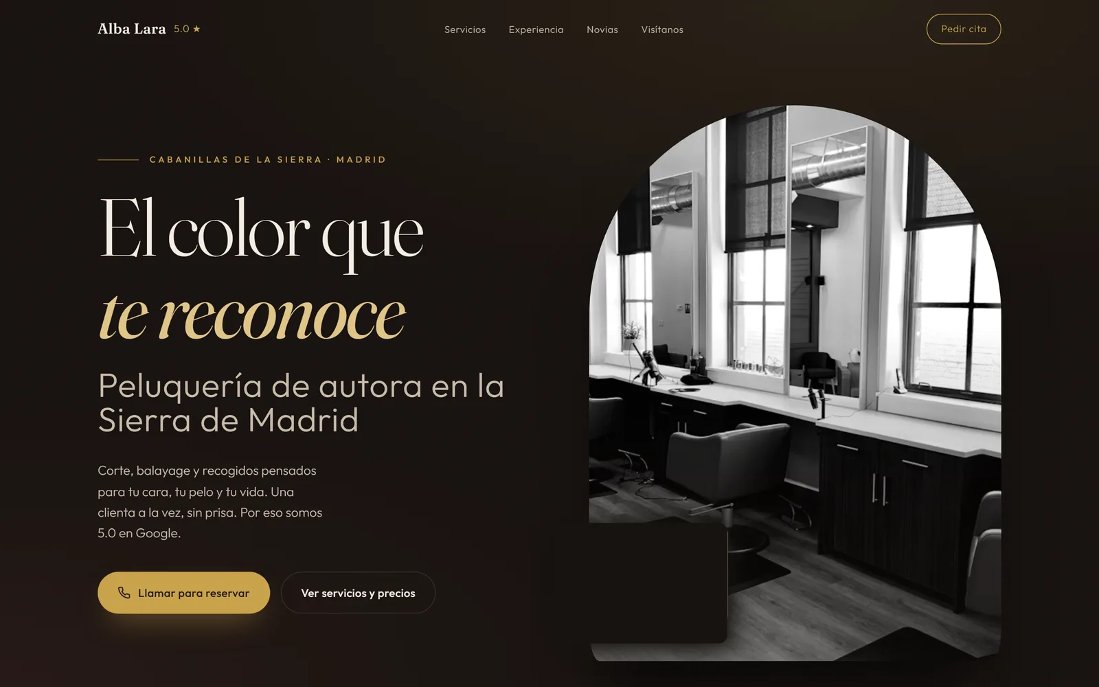 Web premium de peluquería de autora, en espresso y oro